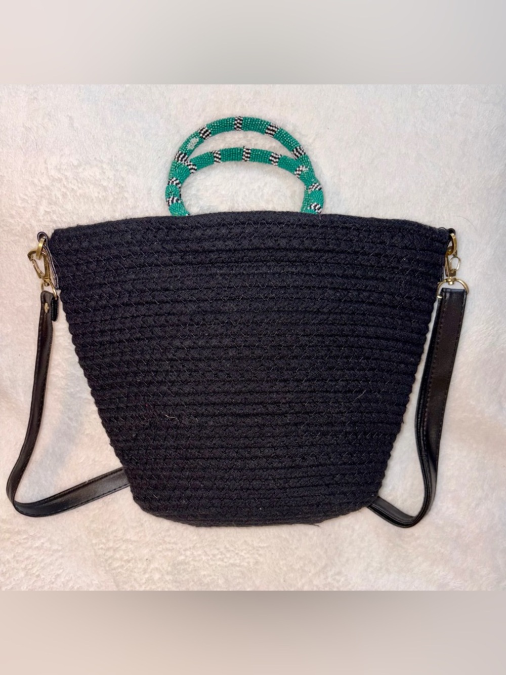 Elizabeth & James Bucket Crossbody Bag - Picture 4 of 12